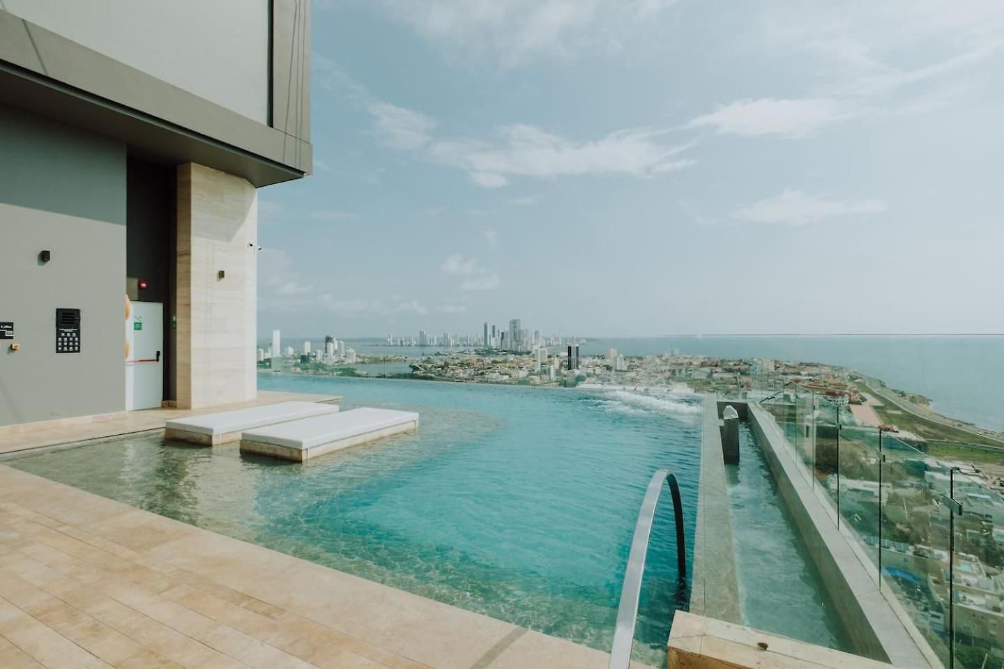 Infinity Pool Epic Views Walk To Old