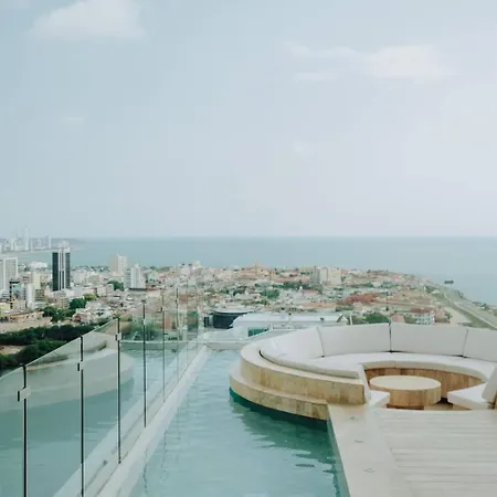 Infinity Pool Epic Views Walk To Old Сasa de vacaciones