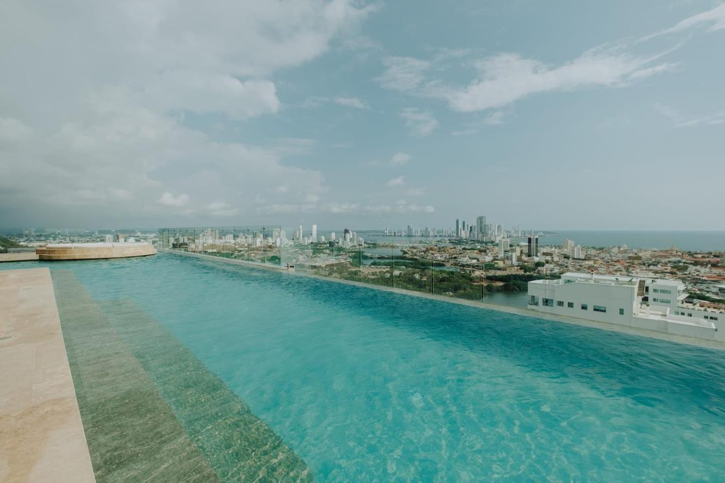 Infinity Pool Epic Views Walk To Old Cartagena